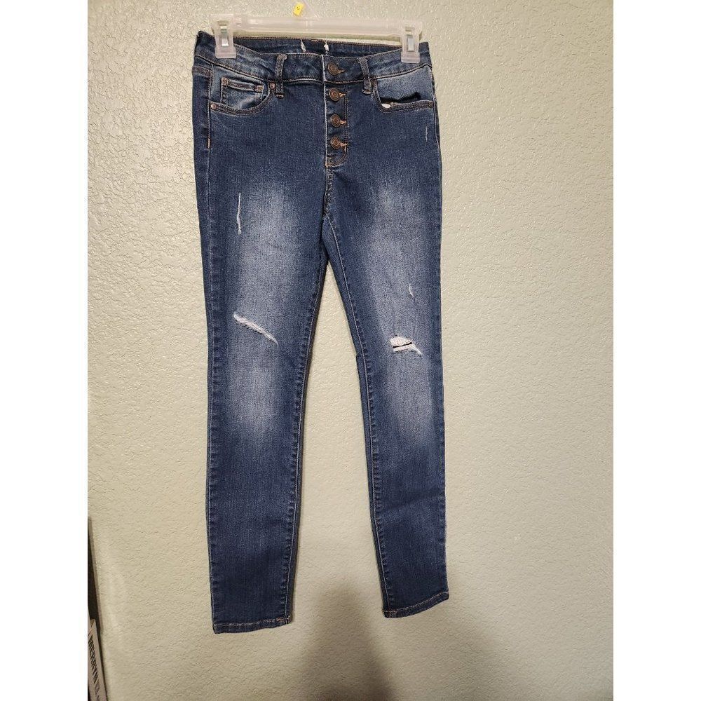 Juniors blue jeans.... size in photos!!